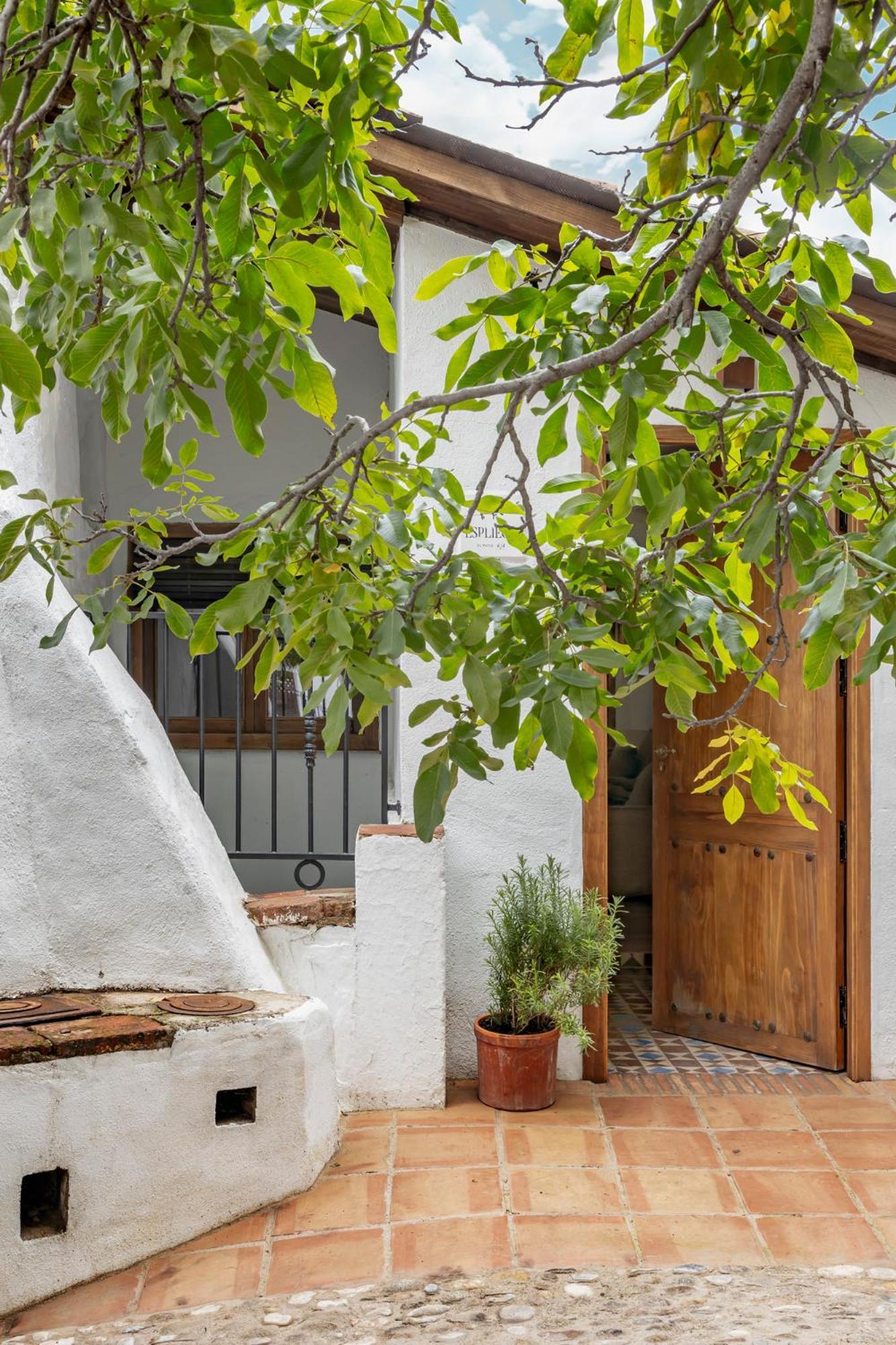 Apartamentos Turisticos El Patio Del Nogal Guadalupe  Extérieur photo